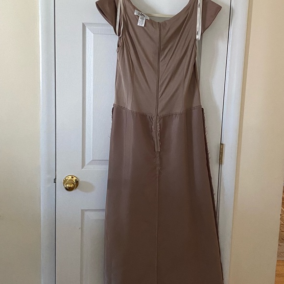 Formal Elegant Dress - Picture 7 of 8